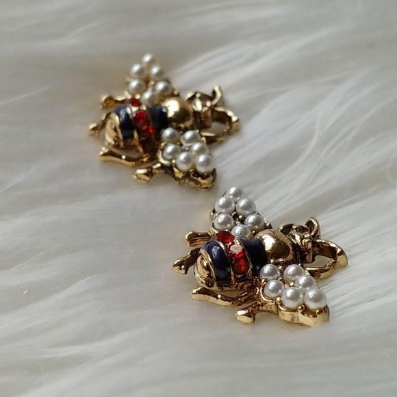 Honeybees Gold Black Pearl Red Stud Earrings - Picture 3 of 6